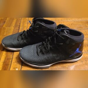 Nike air Jordan Mens size 10.5 shoes black blue basketball sneakers